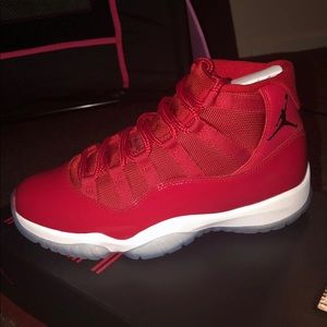 Men’s Size 9 Air Jordan Retro 11
